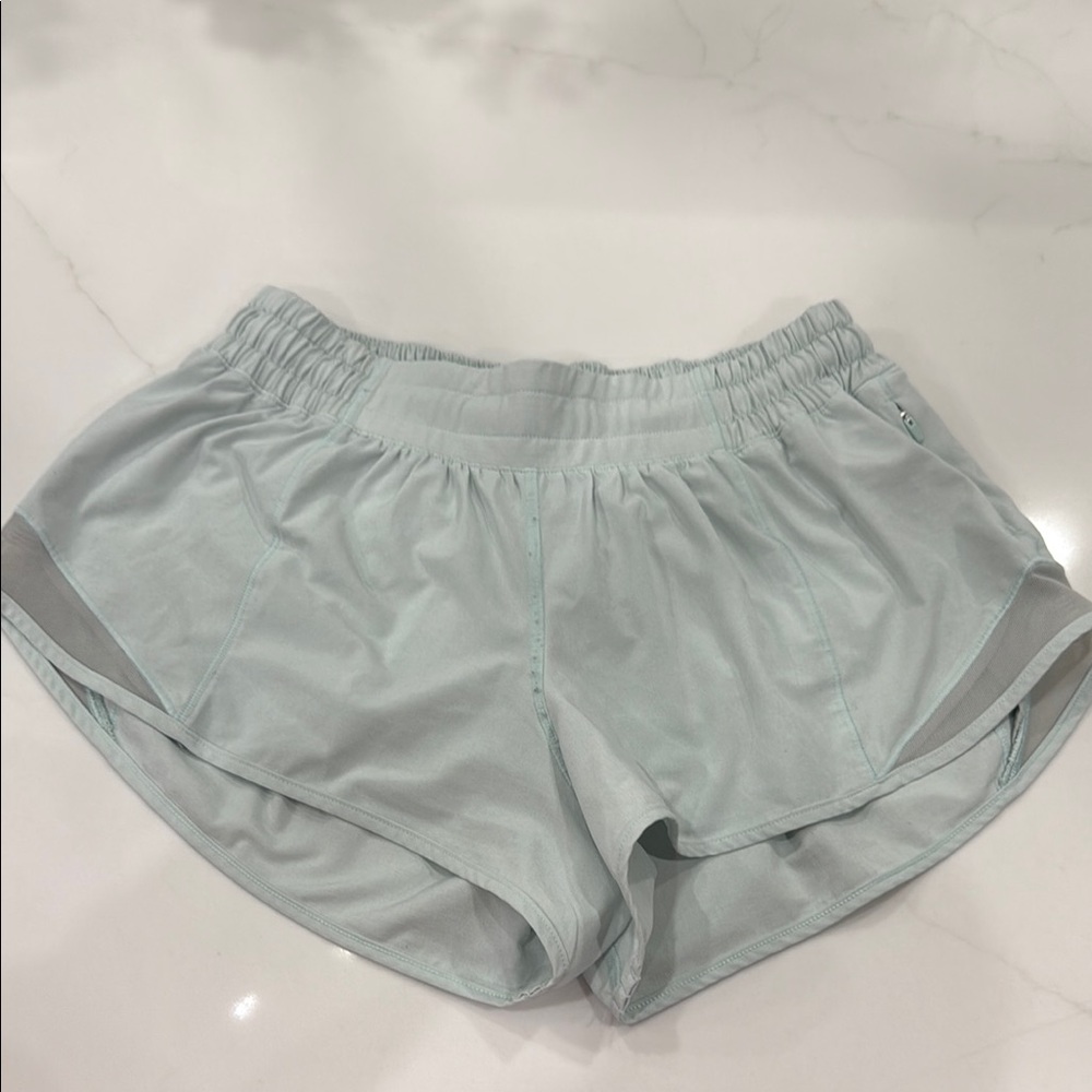 Lululemon Athletica Shorts Hotty Hot Low-Rise Short 2.5”